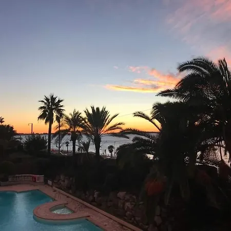 Sleep In Between Sea And Mountains 公寓 *